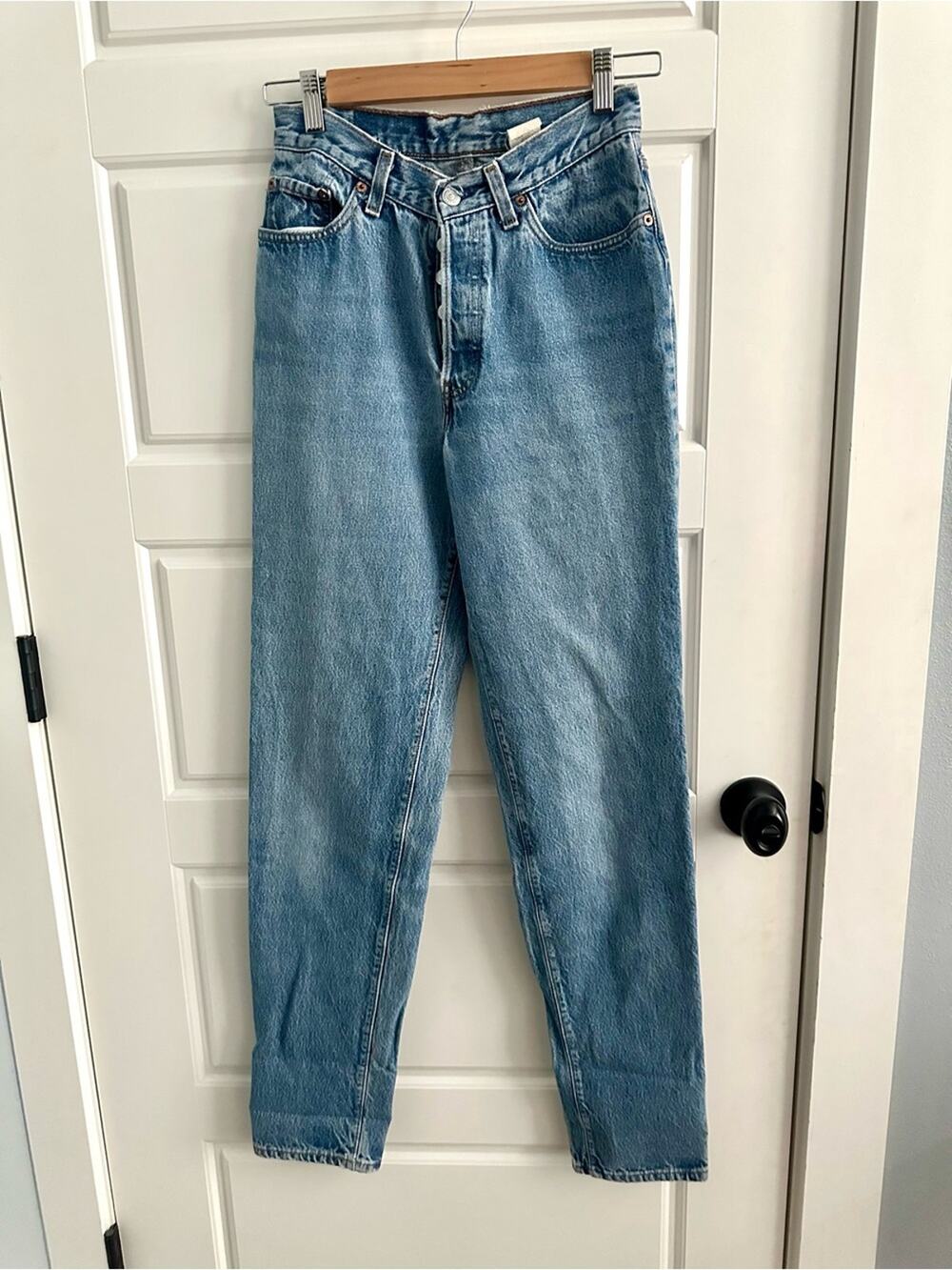 Levi’s 90’s VINTAGE 501 Straight Leg Button-Fly Denim Jeans 27 x 32